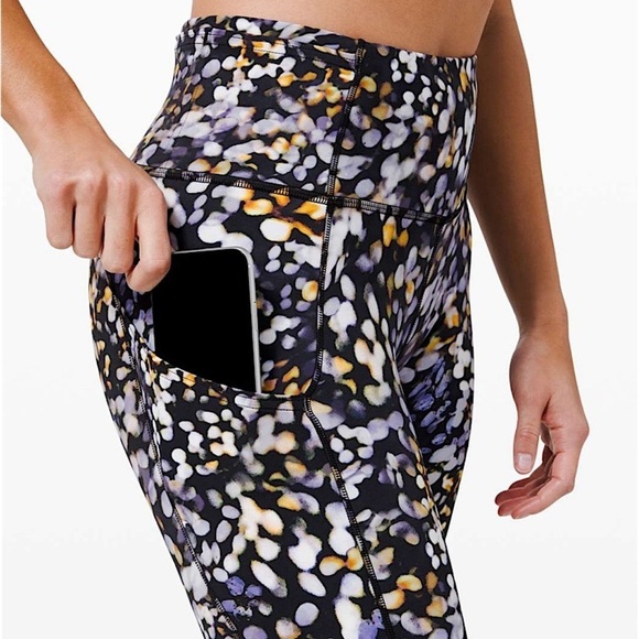 Lululemon Fast and Free Tight II 25" Non-Reflective Nulux
Metropolis Glow Multi - Picture 5 of 14